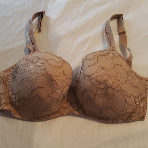 Cacique Other - Cacique full support nude lace bra euc Cacique Other - Cacique full support nude lace bra euc